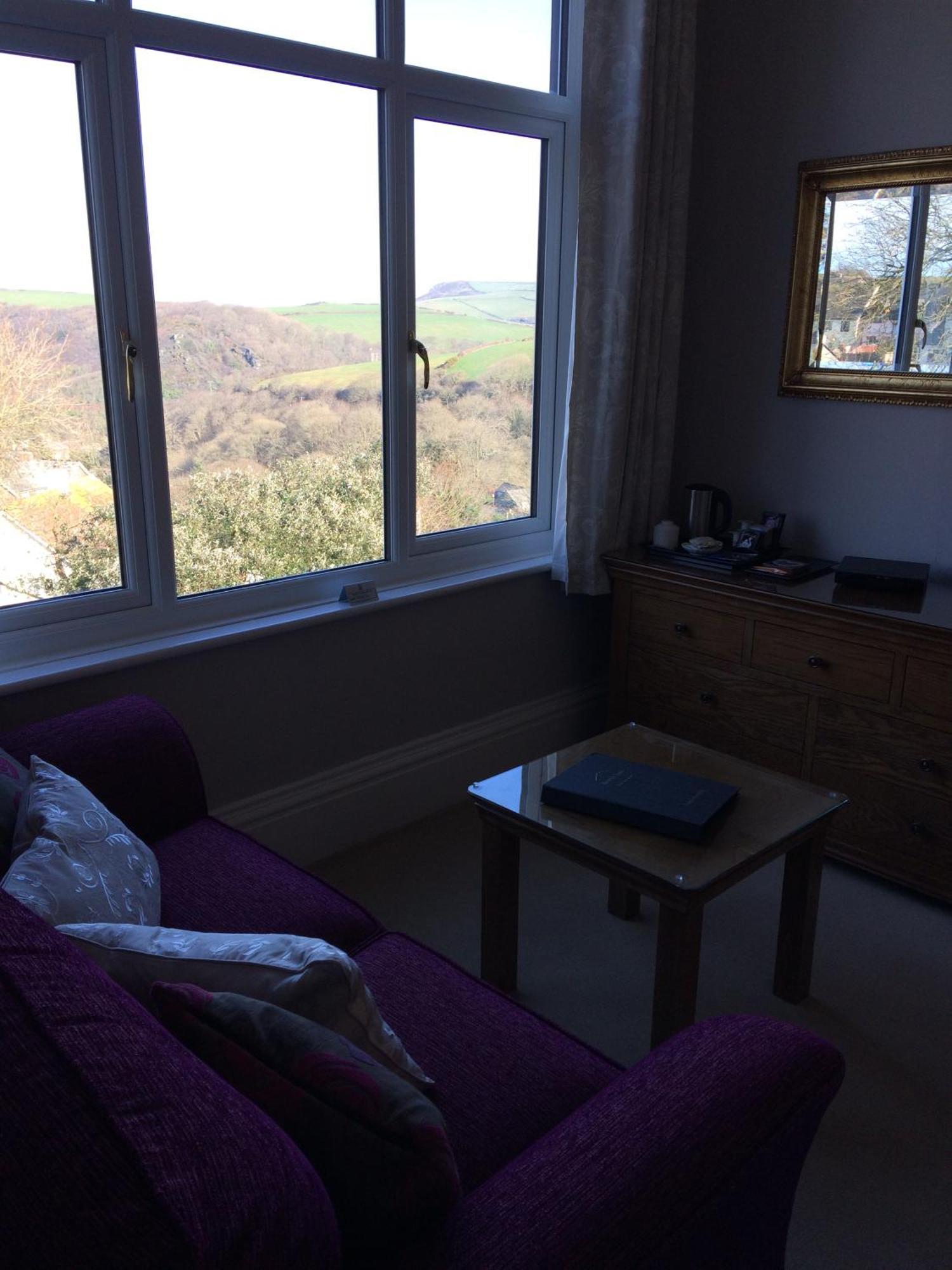 Superior King Room,776287105:JPEG